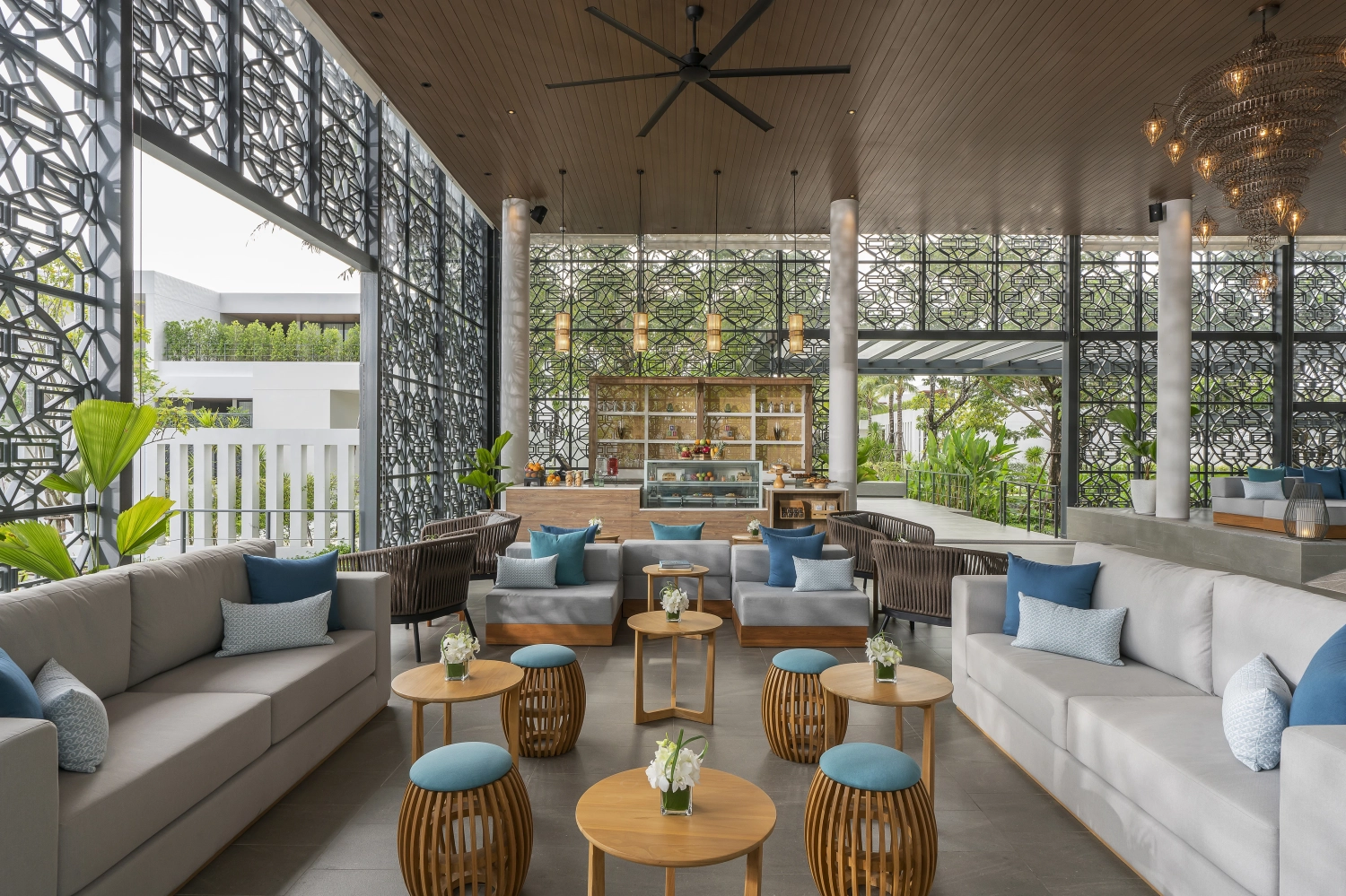 Elyxr Café